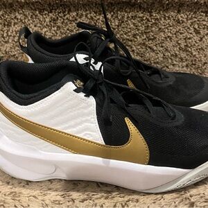 Boys 6.5 Y Black and White Sneakers with Gold Swoosh